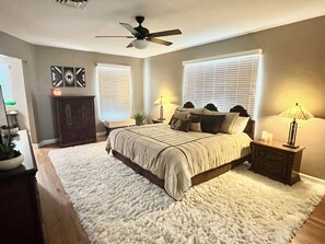 3 bedrooms, desk, iron/ironing board, free WiFi