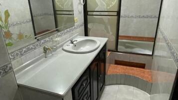 Appartamento Standard, 2 camere da letto | Bagno