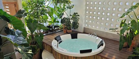 Bain à remous intérieur