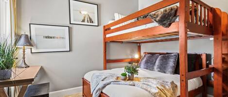 3 habitaciones, cuna de viaje, wifi gratis y ropa de cama