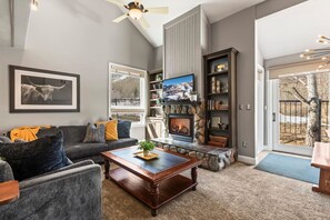 Smart TV, fireplace, ping pong