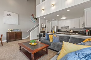 Smart TV, fireplace, ping pong