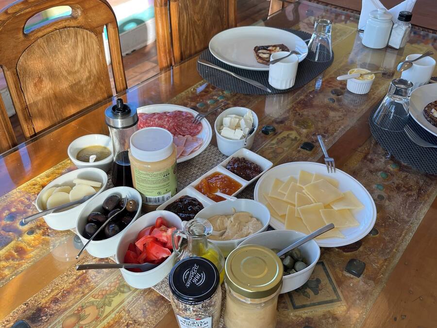 Sarapan bufet setiap hari (CLP 7000 seorang)