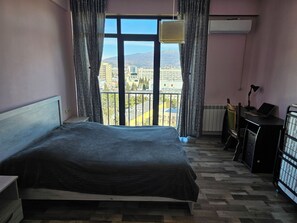 1 chambre, fer et planche à repasser, Wi-Fi, draps fournis
