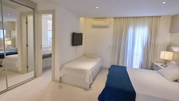 Deluxe-Haus, 6 Schlafzimmer, eigener Pool | Verdunkelungsvorhänge, Bügeleisen/Bügelbrett, kostenloses WLAN