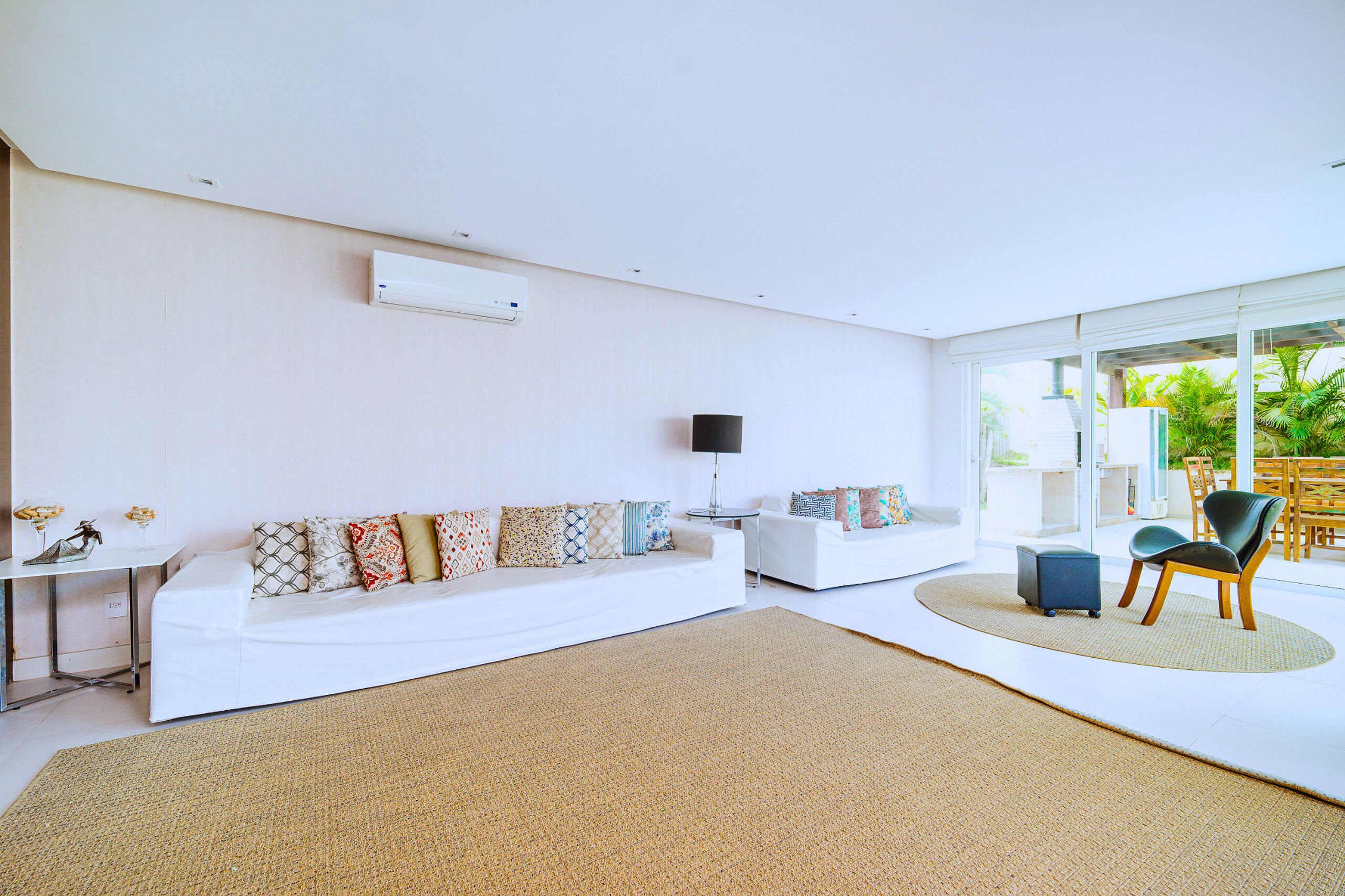 Deluxe House, 6 Bedrooms, Private Pool | Living area