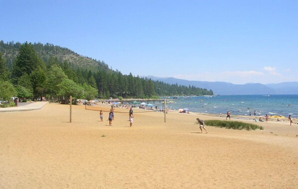 Camastros y toallas de playa 