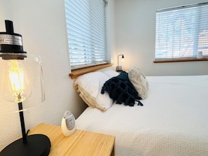 5 chambres, fer et planche à repasser, Wi-Fi, draps fournis