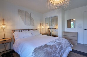 4 slaapkamers, een strijkplank/strijkijzer, wifi, beddengoed