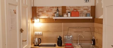 Studio Comfort, 1 Tempat Tidur Double, dapur kecil, pemandangan kota | Dapur kecil pribadi