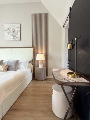 3 Schlafzimmer, Schreibtisch, Bügeleisen/Bügelbrett, Reisekinderbett