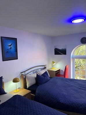 1 bedroom, iron/ironing board, free WiFi, bed sheets - Classic Nest-Sleeps 6-Free Parking-High Speed WiFi (West Midlands)