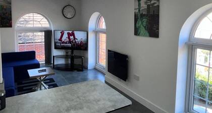 Classic Nest-Sleeps 6-Free Parking-High Speed WiFi