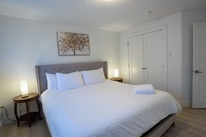 3 bedrooms, WiFi, bed sheets - Cozy & Spacious 3BR Home (Moncton)