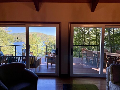 Lakefront family-friendly 4+ bedroom house on Little Squam