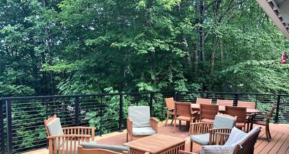 Lakefront family-friendly 4+ bedroom house on Little Squam