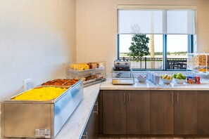 Gratis komplett frukost varje dag