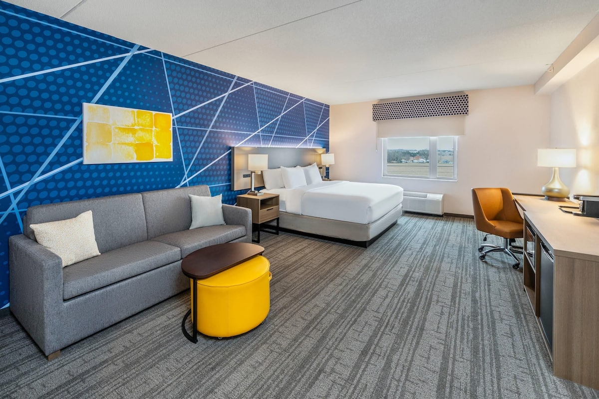 Suite, 1 kingsize bed, niet-roken | Luxe beddengoed, donzen dekbedden, een bureau, verduisterende gordijnen