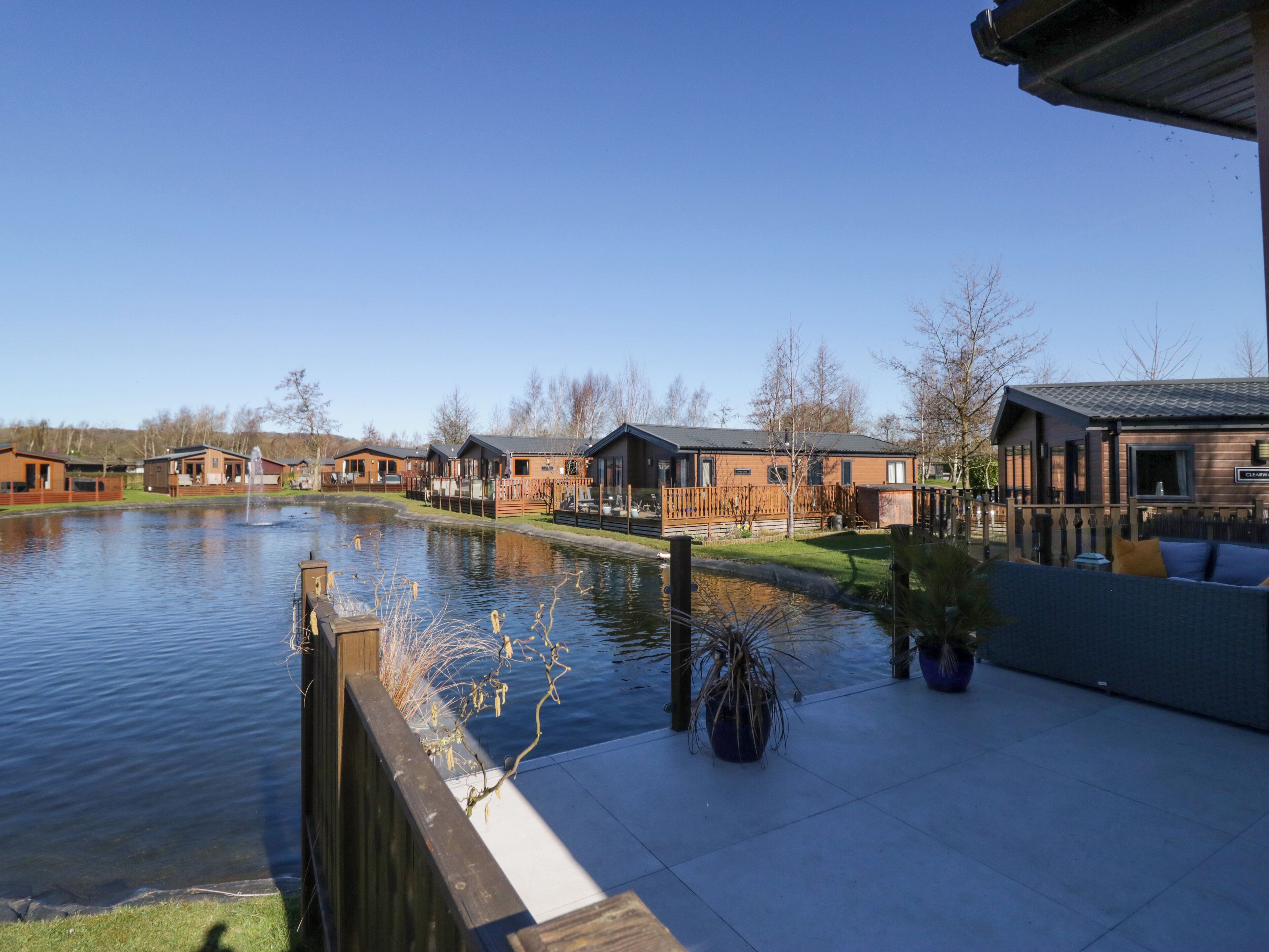 المنطقة المحيطة بالمنشأة