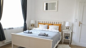 Studio – comfort, 1 dobbeltseng med sovesofa, tekjøkken, byutsikt | Wi-fi (inkludert)