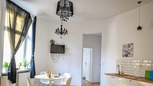Studio – comfort, 1 dobbeltseng med sovesofa, tekjøkken, byutsikt | Oppholdsområde