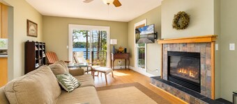 Lakefront, Dock, Kayaks, Paddle Boards, Pet Friendly, Fire pit