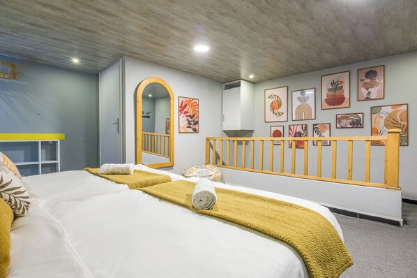 1 bedroom, iron/ironing board, WiFi, bed sheets - Yellow Souk Batroun (Batroun)