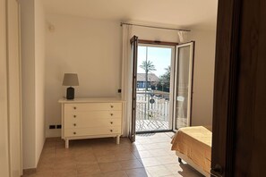 3 habitaciones, tabla de planchar con plancha y wifi gratis
