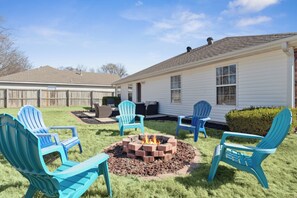 Property grounds - Spin and Stay on Navajo (Bentonville)