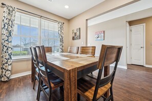 Dining - Spin and Stay on Navajo (Bentonville)