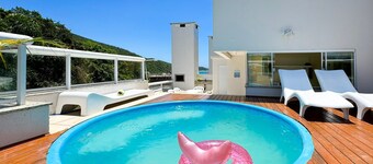 Cobertura com Piscina na praia de Bombas