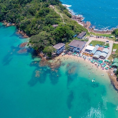 Cobertura com Piscina na praia de Bombas