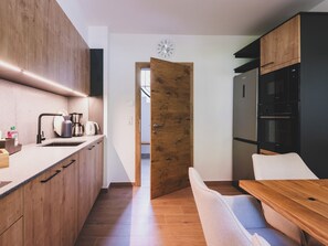 Fridge, microwave, oven, dishwasher