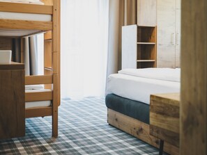 4 bedrooms, iron/ironing board, travel crib, free WiFi