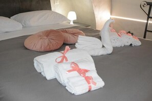 1 bedroom, iron/ironing board, travel cot, free WiFi