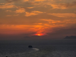 In-room safe, free WiFi - Sunset Paradise Oia (Santorini)