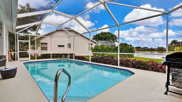 Private Pool, Pond Views, & Bonus Lounge In Gated Naples Community Drive To Dining & Sand - Caraïbes