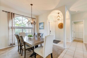 Interior - Private Pool, Pond Views, & Bonus Lounge in Gated Naples Community Drive to Dining & Sand (Naples)