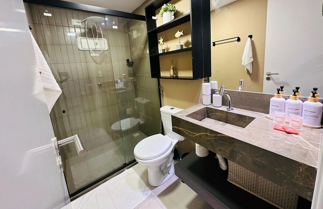 Basic Apartment | Bathroom