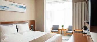 Home Inn Huayi (Linyi Lanling Yucai Road)