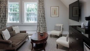 Deluxe Room, 1 King Bed | Free WiFi