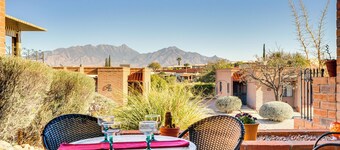 Close to Golf: Mtn-View Townhome in Green Valley