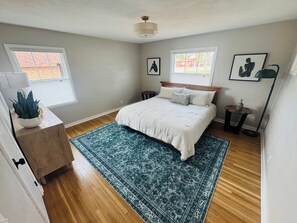 3 quartos, ferros/tábuas de passar roupa, Wi-Fi, roupa de cama