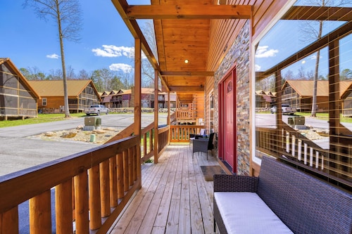 Hot Tub + Foosball Access to Pool, Tennis, Gym Chill'n in the Smokies