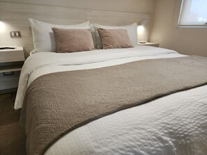 1 chambre, fer et planche à repasser, lit parapluie, Wi-Fi gratuit