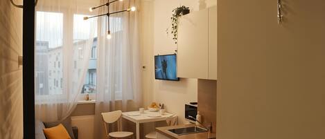 Comfort Studio, 1 Katil Kelamin (Double) dengan Katil Sofa, Kitchenette, Courtyard View | Ruang tamu