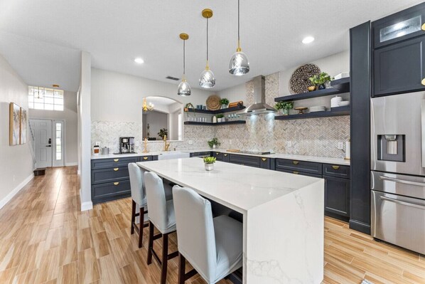 Fridge, microwave, stovetop, dishwasher