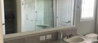 Charming 3-bedroom house with AC, WiFi in beautiful Lander