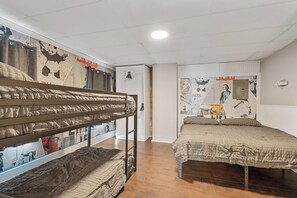 1 quarto, ferros/tábuas de passar roupa, Wi-Fi, roupa de cama