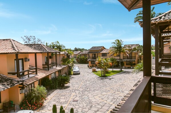 House, 4 Bedrooms | Property grounds - Bz24 Geribá 350 metros da praia 4 Suítes (Buzios)